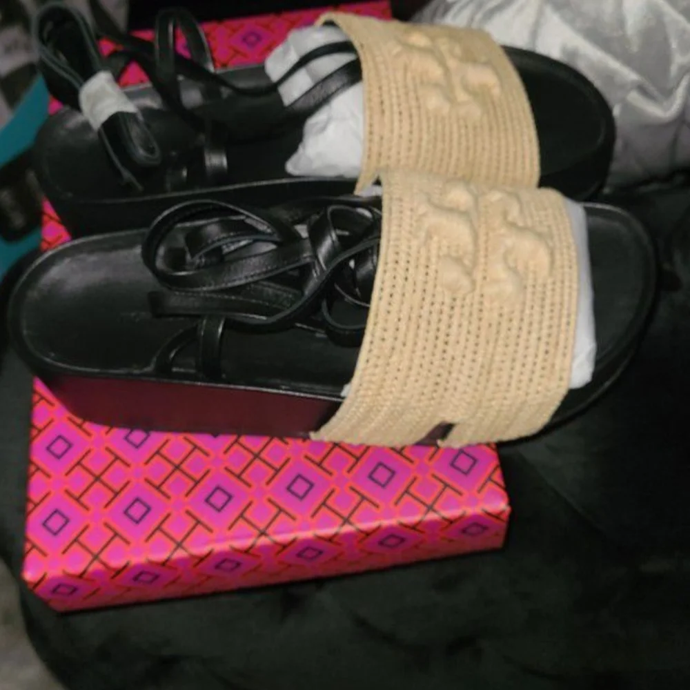 Sandals - Picture 2 of 3